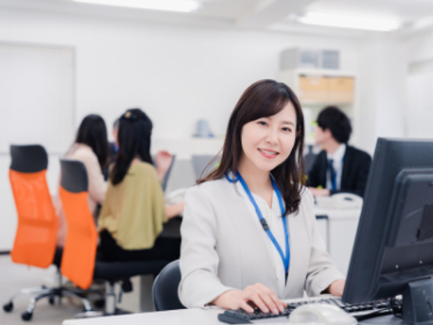 電話対応や入力作業などの一般事務スタッフの画像
