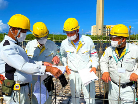 現場代理人【建設物の屋内外電気設備の施工や公共工事】の画像