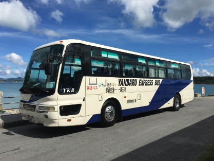 高速バスの運転手の画像