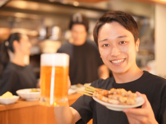 店内スタッフ【やきとり専門店でのホールやキッチン業務】の画像