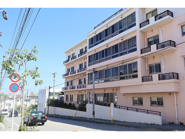 訪問看護師(2交代)【系列有料老人ホームへ訪問し高度医療処置などの対応】の画像