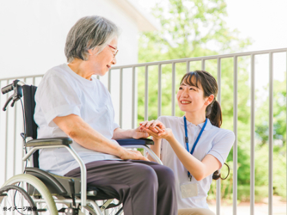 介護職（デイケア）【入浴や食事介助及びリハビリ補助とレクリエーションなど】の画像