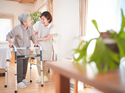 有料老人ホームの介護職（無資格可）【利用者の食事や入浴及び排泄等の介護など】の画像