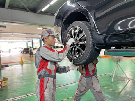 トヨタ車を中心とした自動車整備士の画像