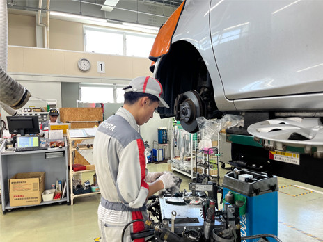 トヨタ車を中心とした自動車整備士の画像