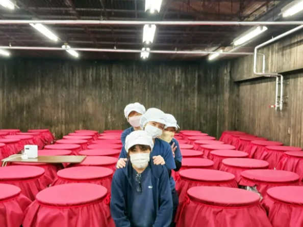 泡盛及び清涼飲料水の製造スタッフの画像