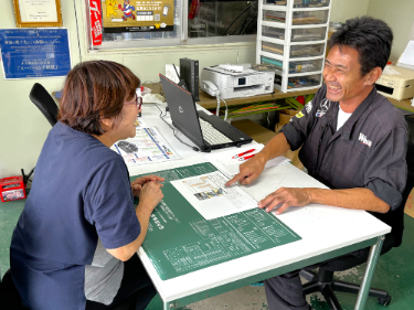 中古車販売スタッフ(未経験可)【来店されたお客様へおクルマの提案やその他業務】の画像