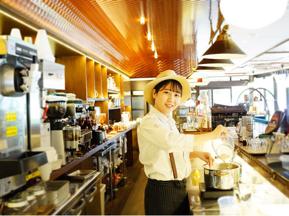 ホールスタッフ【お洒落なカフェの店内で接客やレジ等】の画像