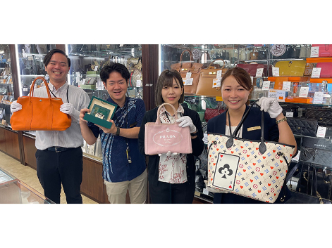 店舗スタッフ【ブランド品や貴金属などの販売や買取】の画像