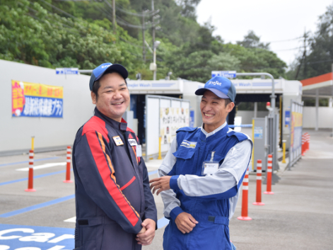 サービスステーションスタッフ【お車誘導や給油及び洗車ほか】の画像