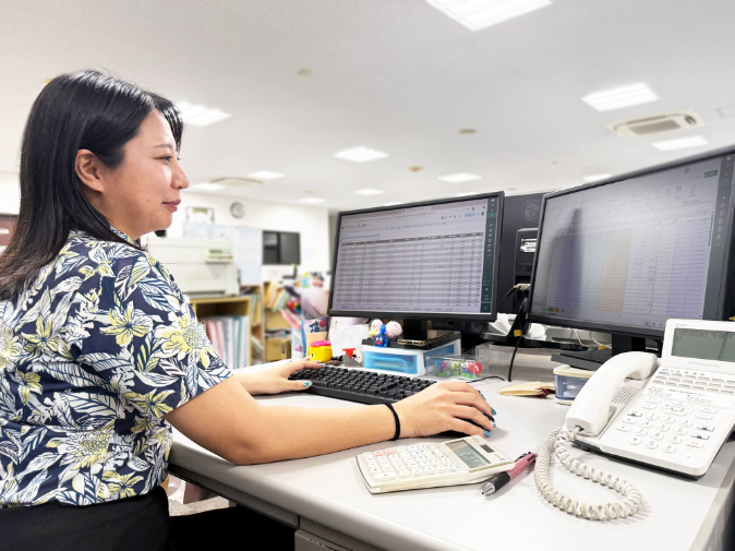 ECサイト運用スタッフ（自社ブランドのかりゆしウェアオンラインショップ運用）の画像