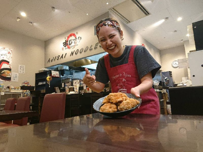 店舗スタッフ【ラーメン店での接客や調理補助業務など】の画像