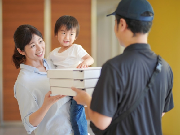 管理スタッフ（未経験可）【パソコン業務および軽バンでの食材引き取り業務】の画像