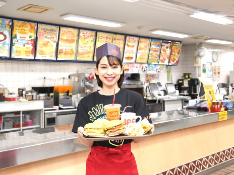 店舗スタッフ【ハンバーガー店でのレジ対応やフードやドリンクの提供など】の画像