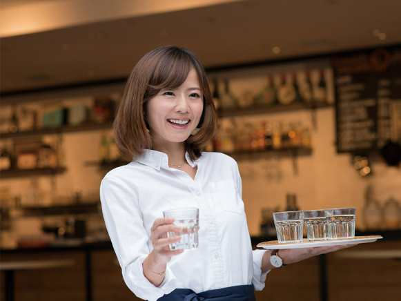 (短期･職業紹介)サービススタッフ【宴会会場にて配膳のお仕事】の画像