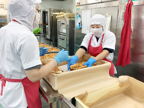 調理補助スタッフ【学校給食の調理補助および食器や調理場の洗浄など】の画像