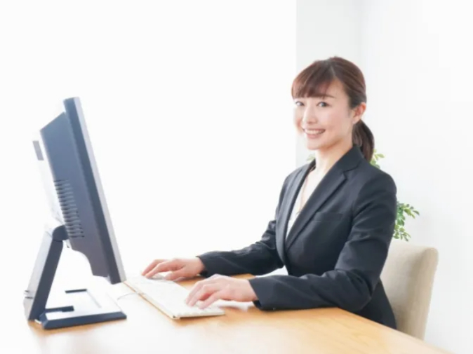 3~4名程度の事業所での経理事務スタッフの画像