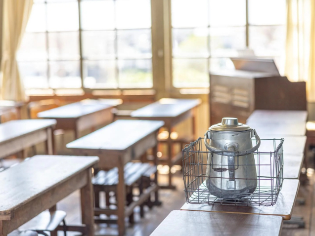 キャンプフォスター小学校の給食調理補助スタッフの画像